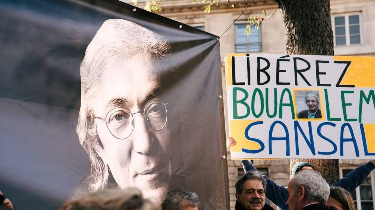 Manifestation pour la libération de l'écrivain à Paris le 25 mars 2025